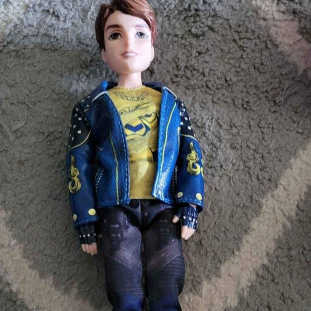 Descendants 2 Ben Doll